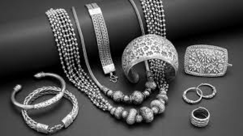 রুপার দামেও নতুন রেকর্ড, আজ থেকে বিক্রি হবে যত টাকায়